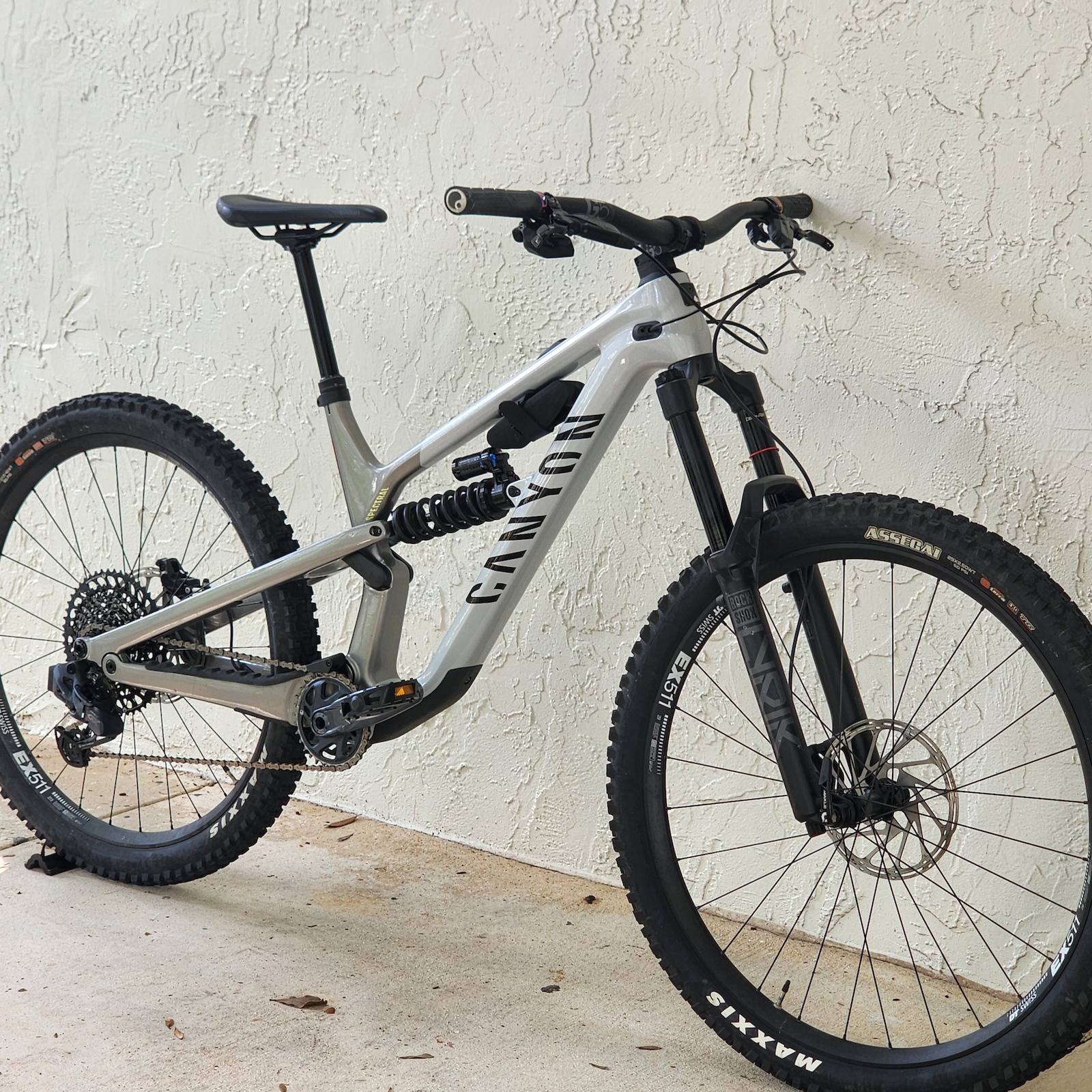 2024 Canyon Spectral CF 8 KIS - Image 1